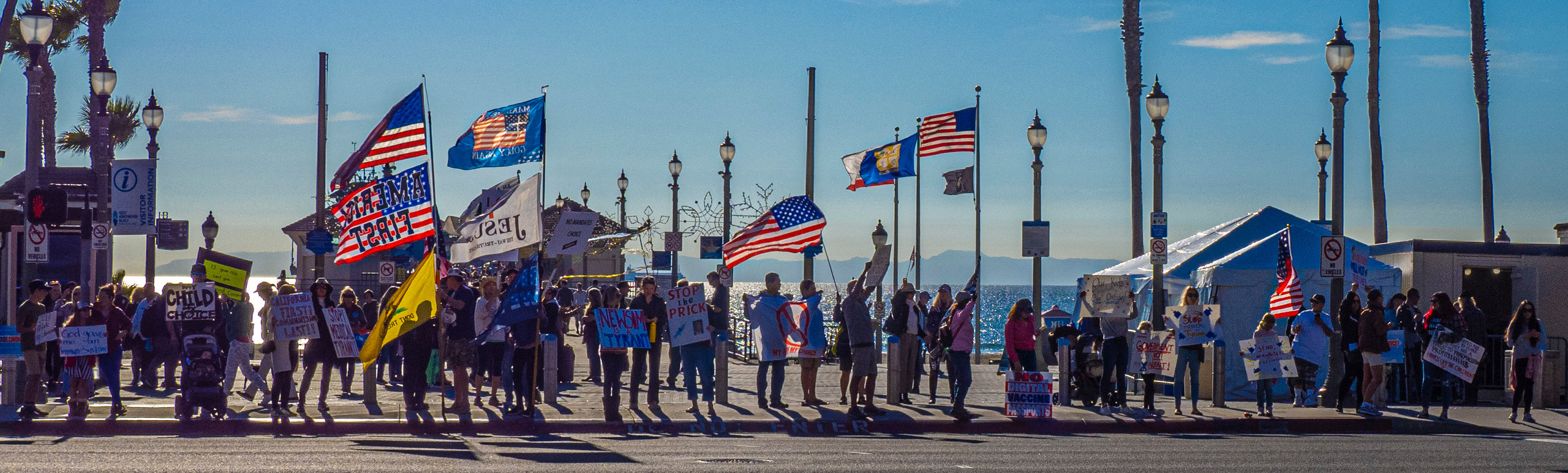 Hundreds Protest Vaccine Mandates for K-12 in Huntington Beach - Vimarsana News