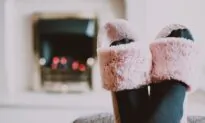 How to Avoid Achy Feet While Working at Home