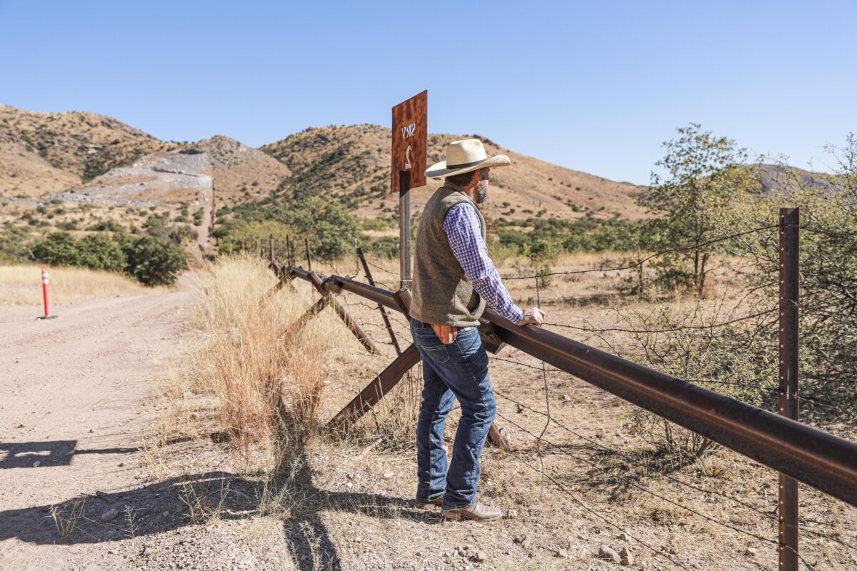 Cartel Put Hit Out on Arizona Sheriff’s Border Team, Detective Says

https://link.theepochtimes.com/...