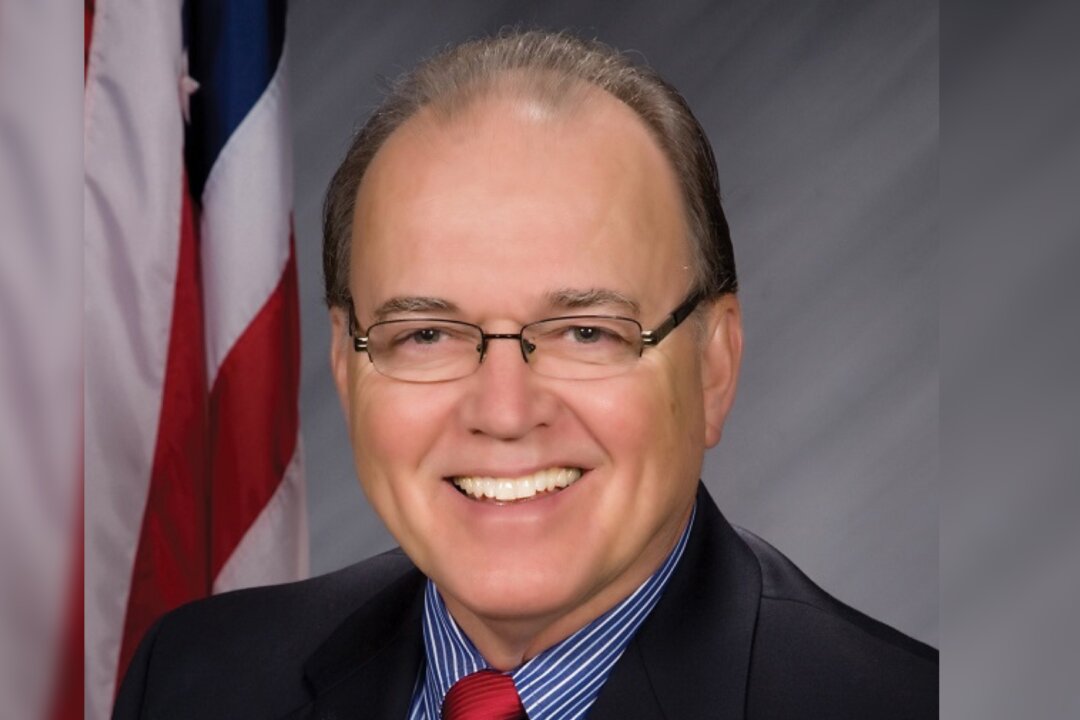 Indiana Lawmakers Seek Federal Constitutional Convention to Keep Supreme Court at 9 Members