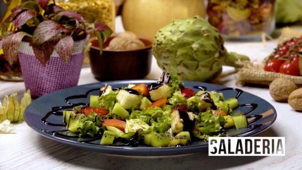 Saladeria : Salad with Mango and Avocado