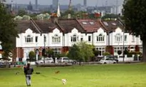 UK House Prices Rise at Fastest Rate Since 2007: Halifax