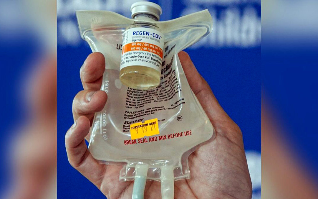 A Regeneron monoclonal antibody infusion bag is seen during a news conference in Fort Lauderdale, Fla, on Aug. 19, 2021. (Joe Cavaretta/South Florida Sun-Sentinel via AP)