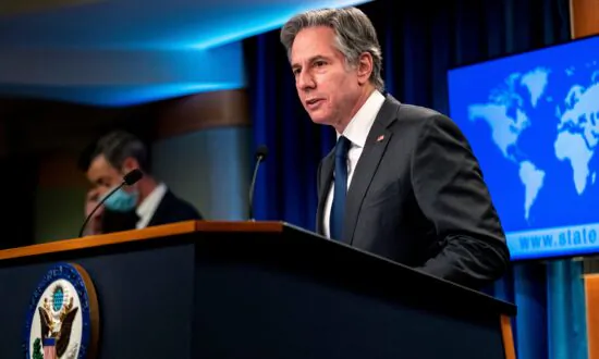 Blinken Accuses Russia of ‘False Narrative’ on Ukraine Ahead of Talks