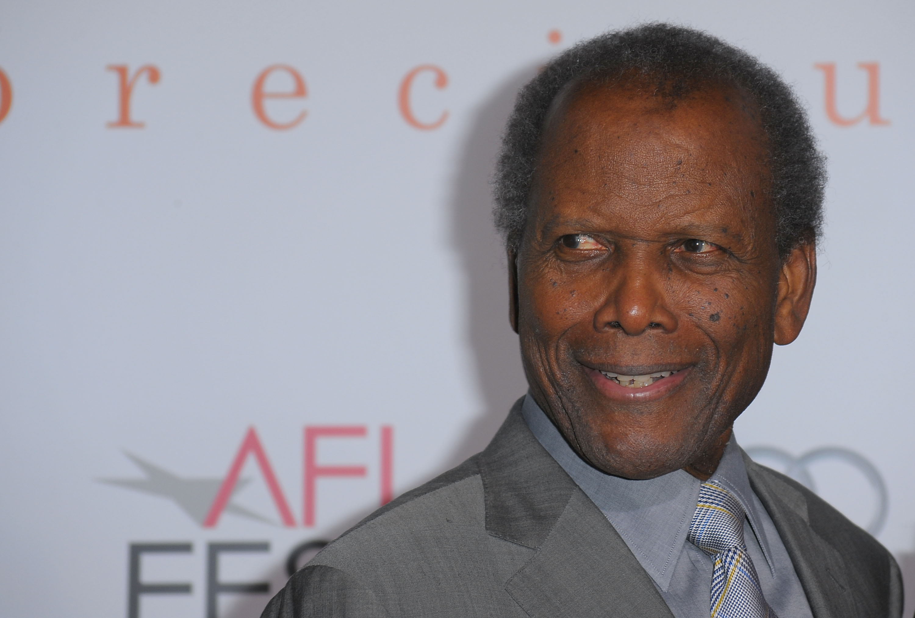Oscar Winner Sidney Poitier Dies at 94 - Vimarsana News