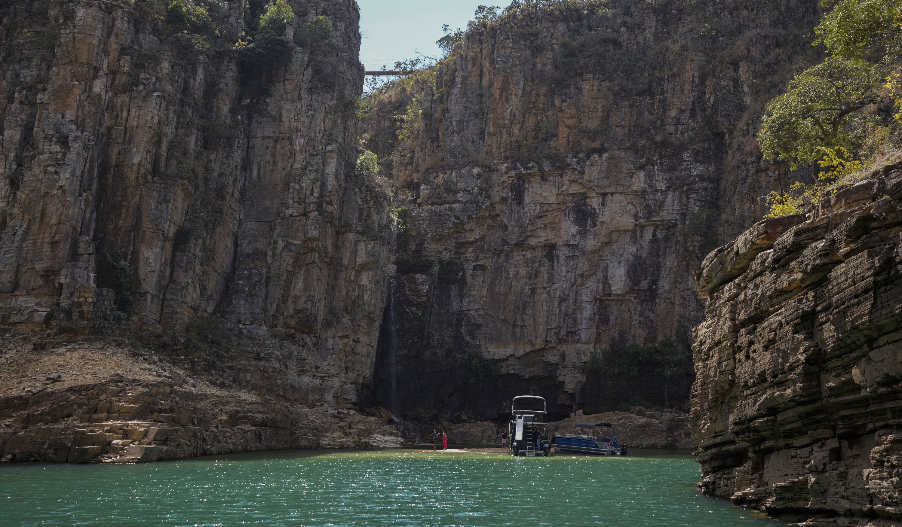 Wall of Rock Falls on Boaters in Brazilian Lake; 5 Die - Vimarsana News