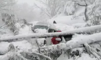 22 Tourists Freeze to Death in Vehicles Amid Heavy Snowstorm in Pakistan