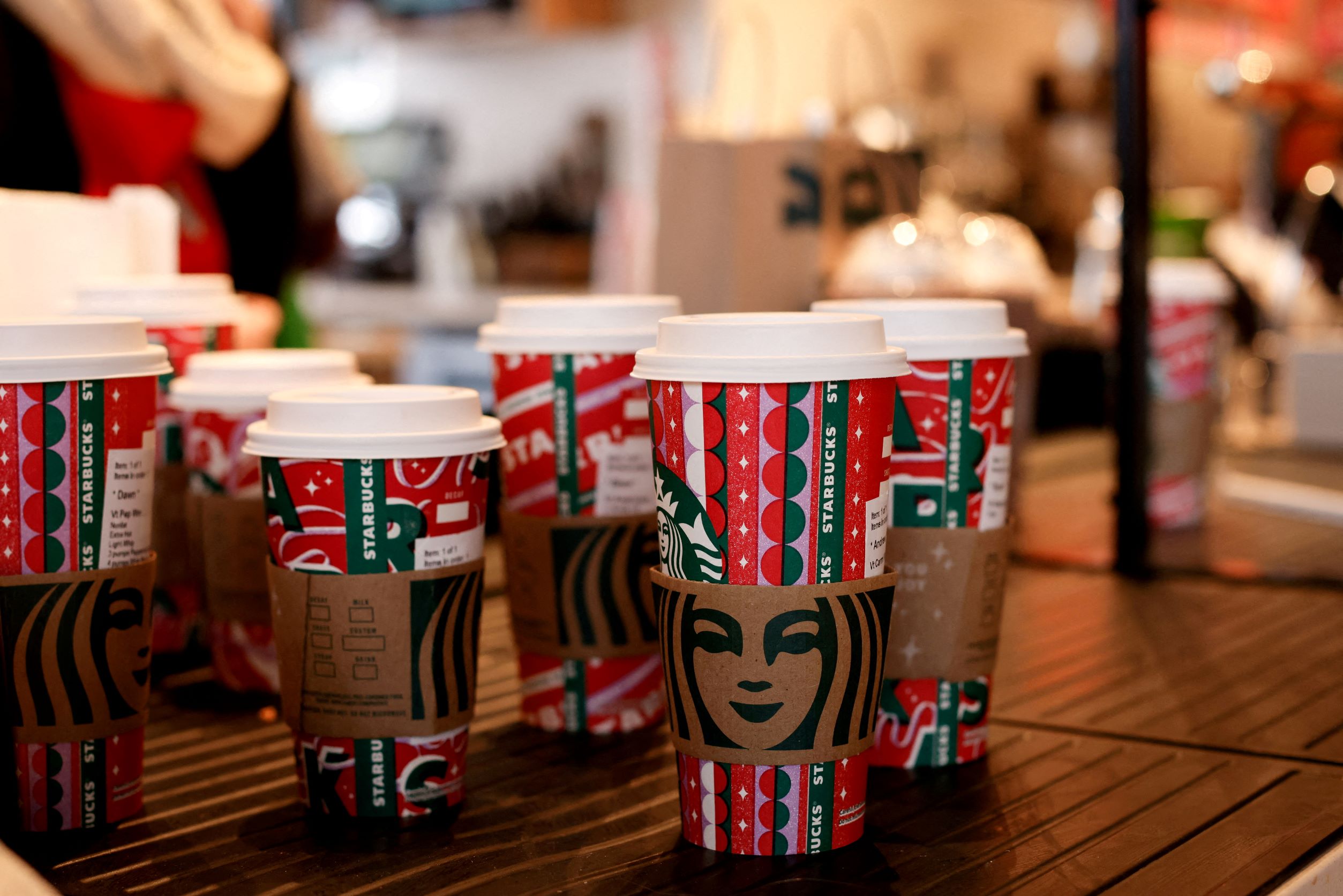 Workers at Unionized New York Starbucks Store Continue Walk out Over Staffing, Safety - Vimarsana News