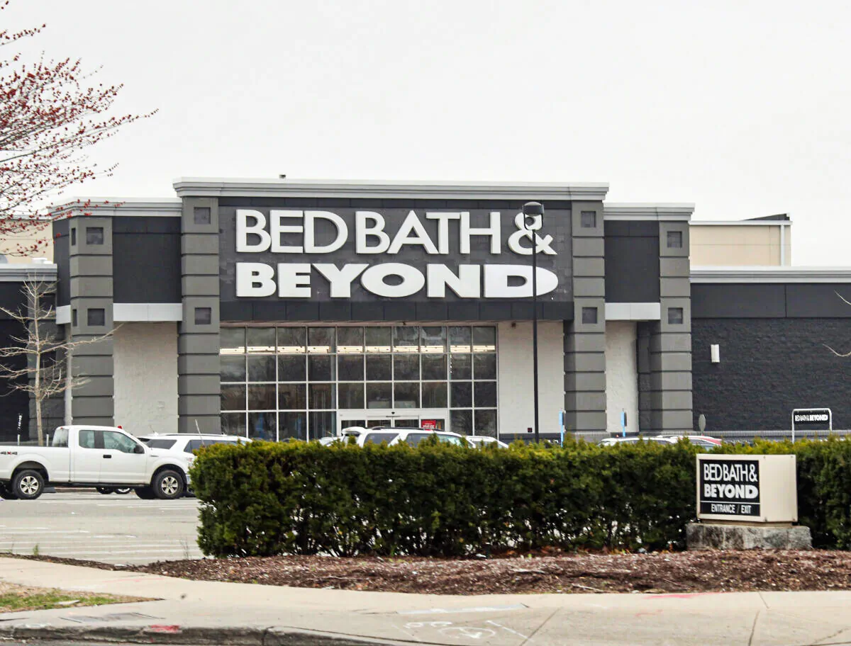 A general view of the Bed Bath & Beyond sign as photographed in Westbury, N.Y., on March 20, 2020. (Bruce Bennett/Getty Images)