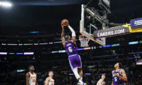 Lakers Win Fourth Straight, Beat Hawks 134–118