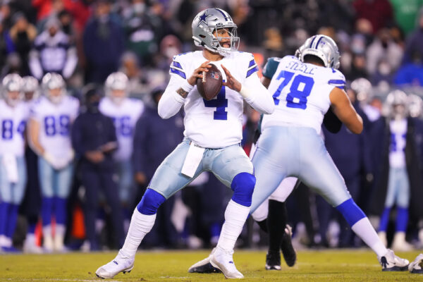 Dallas beats Eagles 51-26 to close out 2021 regular season with a bang