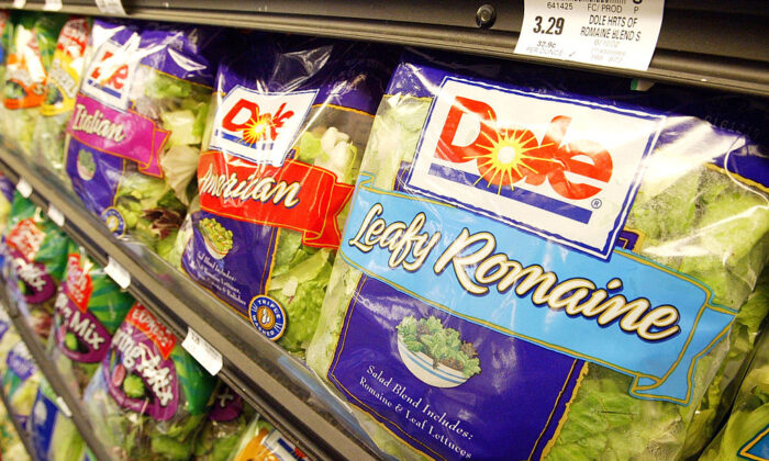 Dole Pre-Packaged salad sits on the shelf at a Bell Market grocery store June 19, 2003 in San Francisco, California. (Getty Images/Justin Sullivan)
