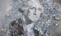 Land Artist ‘Paints With Pebbles’ to Make Masterpiece Portraits and Lifelike Faces in Jungles of Thailand
