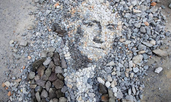 Land Artist 'Paints With Pebbles' to Make Masterpiece Portraits and Lifelike Faces in Jungles of Thailand