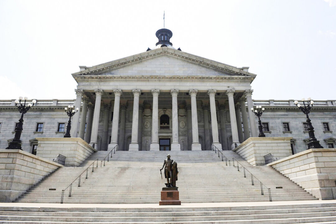 New Mayor in Columbia, South Carolina, Takes Office After Defeating an Obama-Backed Candidate