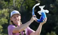 Smith Posts Record Low Number and Beats Big Name at Kapalua