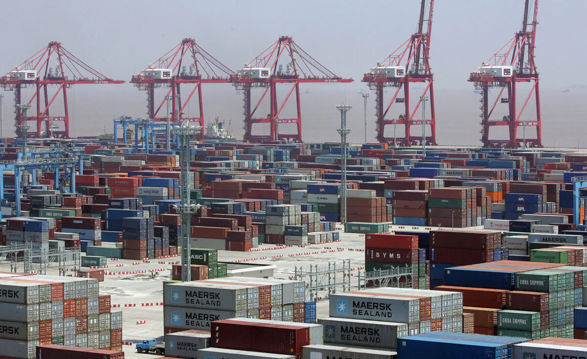 In 2022, the CCP's pandemic prevention measures hit China's foreign trade exports hard. The picture shows Zhoushan Port in China's Zhejiang Province.(FREDERIC J. BROWN/AFP via Getty Images)
