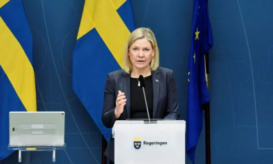Sweden Orders Cafes, Eateries to Close at 11 pm