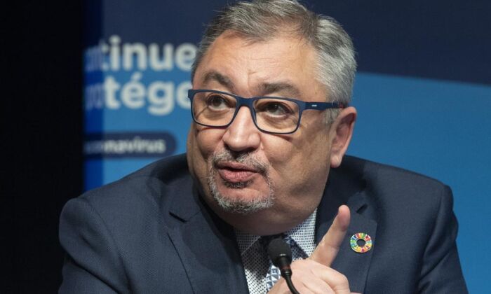 Quebec Public Health Director Horacio Arruda speaks during a news conference in Montreal, December 30, 2021. (The Canadian Press/Graham Hughes)