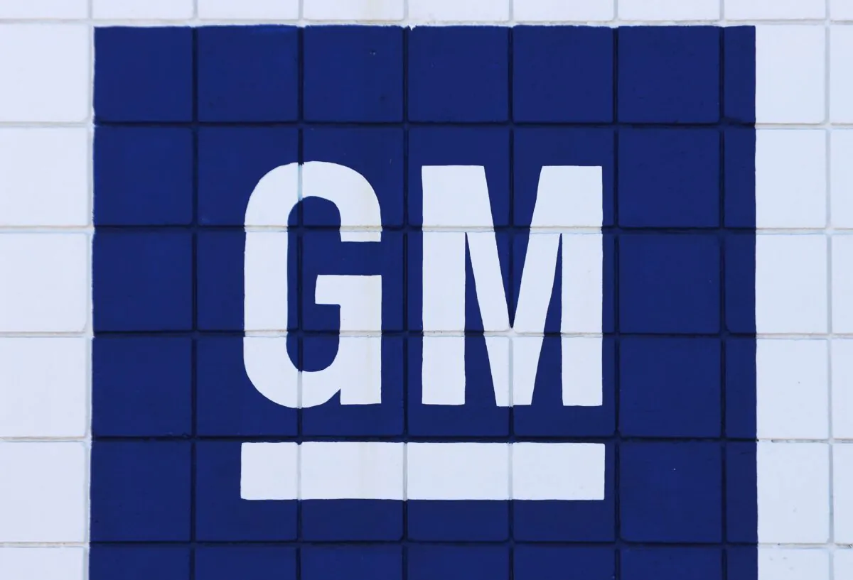 The General Motors logo at a Chevrolet dealership in Burbank, Calif., on Aug. 4, 2021. (Mario Tama/Getty Images)