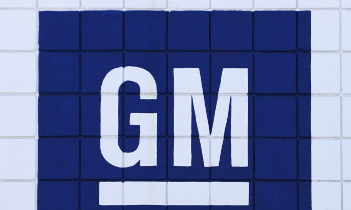 The General Motors logo at a Chevrolet dealership in Burbank, Calif. on Aug. 4, 2021. (Mario Tama/Getty Images)