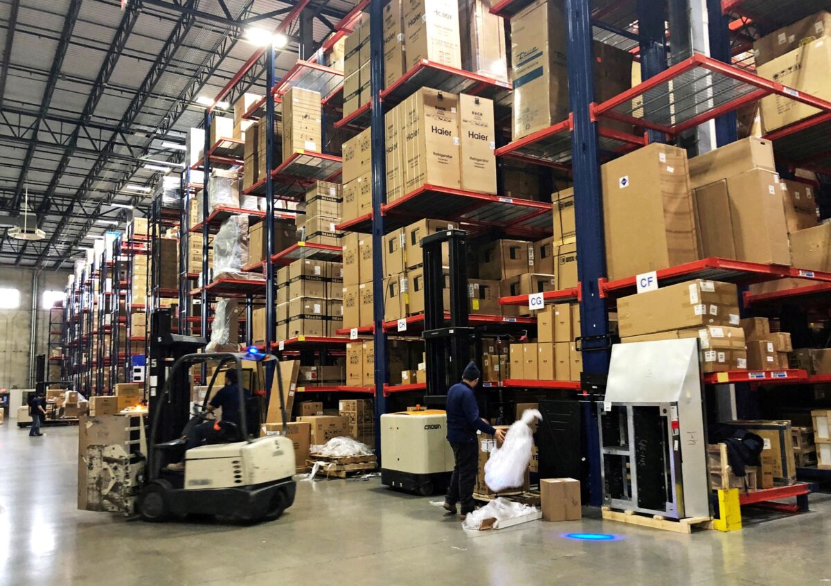 US Wholesale Inventories Rise Strongly, Seen Boosting Fourth Quarter Growth