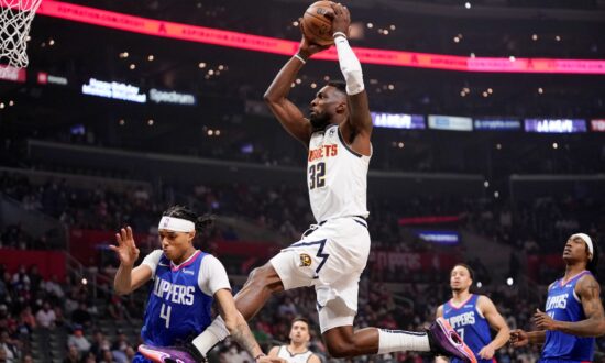 Clippers Rally From 25 Down in 2nd Half, Stun Nuggets 87–85
