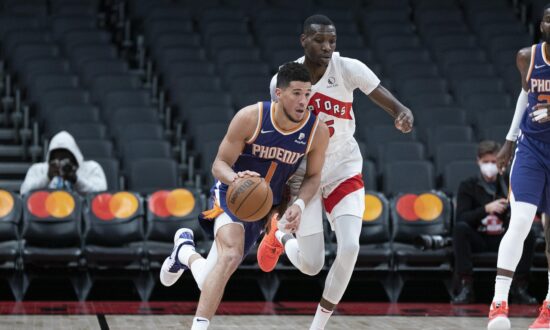 NBA Roundup: Suns Stop Raptors’ Winning Streak