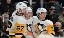 NHL Roundup: Pens Win as Evgeni Malkin Scores Twice in Season Debut