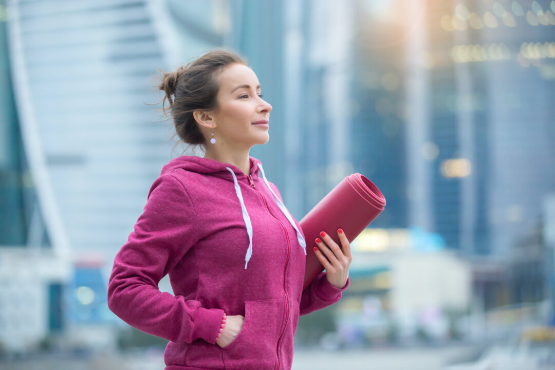 There are strategies you can use to help you stick to a new healthy habit despite internal resistance.(fizkes/Shutterstock)