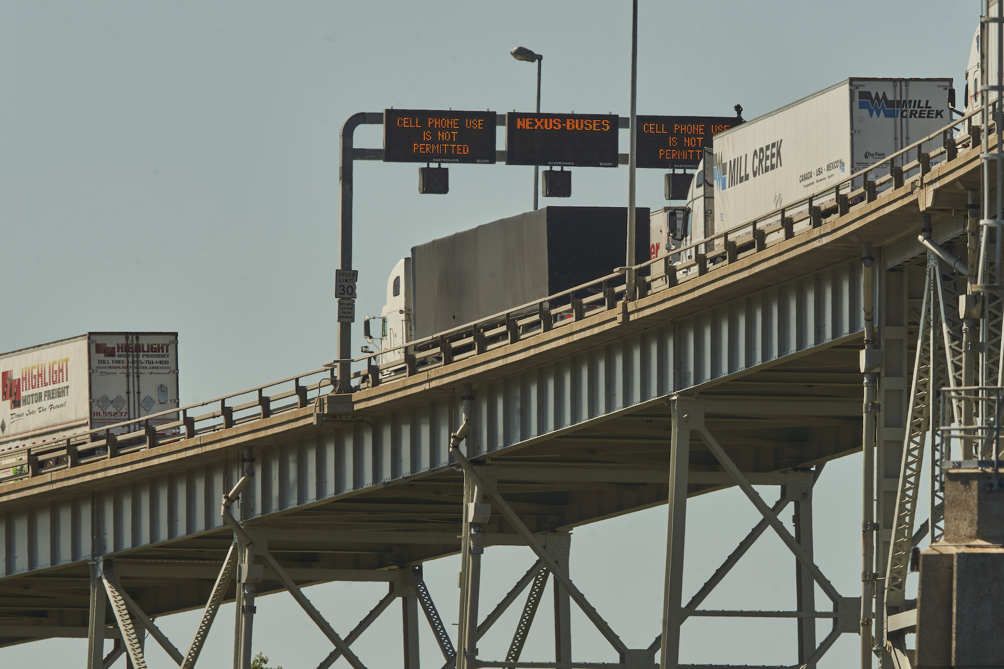 Vaccine Requirement at Canada-US Border Burdens Trucking Industry - Vimarsana News