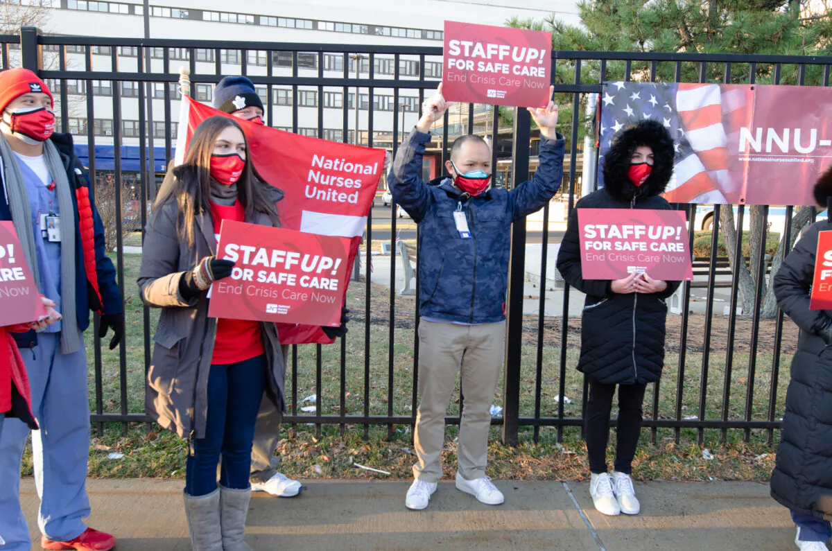 Members of National Nurses United rally in front of the Brooklyn VA Medical Center for the alleviation of staffing shortages at VA hospitals nationwide, on January 13, 2022. (Dave Paone/The Epoch Times)