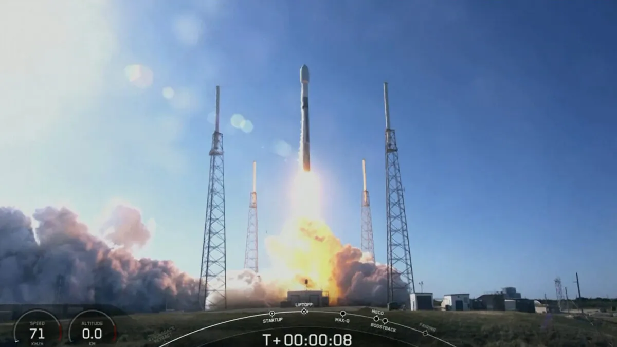 A SpaceX Falcon 9 rocket launches the Transporter-3 mission into space, from Cape Canaveral, Fla., on Jan. 13, 2022, in a still from a video. (SpaceX via AP/Screenshot via The Epoch Times) 