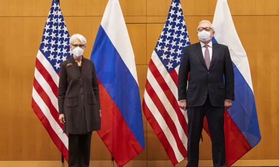 Kremlin Calls Talks With US and NATO So Far ‘Unsuccessful’