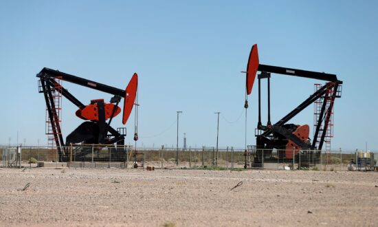 Oil Steady as Fuel Stocks Counter Supply Concerns