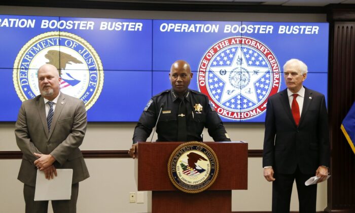 Tulsa Police chief Wendell Franklin announces the break up of a large scale theft ring in Tulsa, Okla., on Jan. 13, 2022. (Stephen Pingry/Tulsa World via AP)