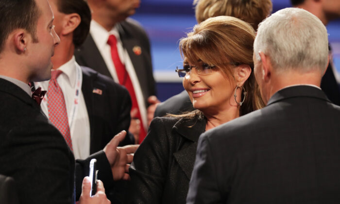 Former Alaska Gov. Sarah Palin speaks to fellow crowd members after a presidential debate in Las Vegas, Nev., on Oct. 19, 2016. (Chip Somodevilla/Getty Images)