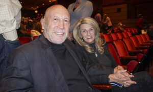Olympic Team Doctor in Awe of Shen Yun’s Incredible Athleticism and Beauty