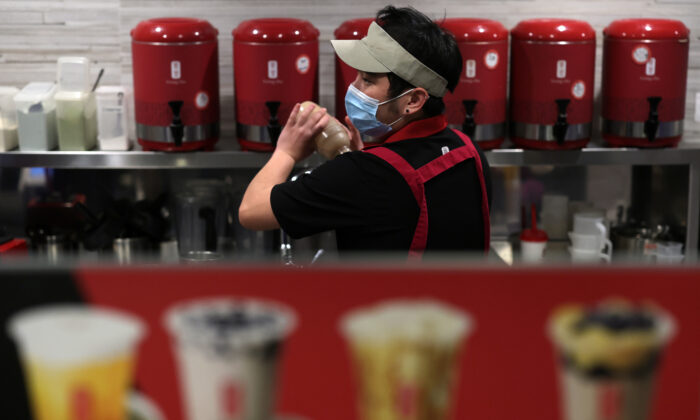 A man makes a drink at Gong Cha in Washington in a file photograph. (Alex Wong/Getty Images)
