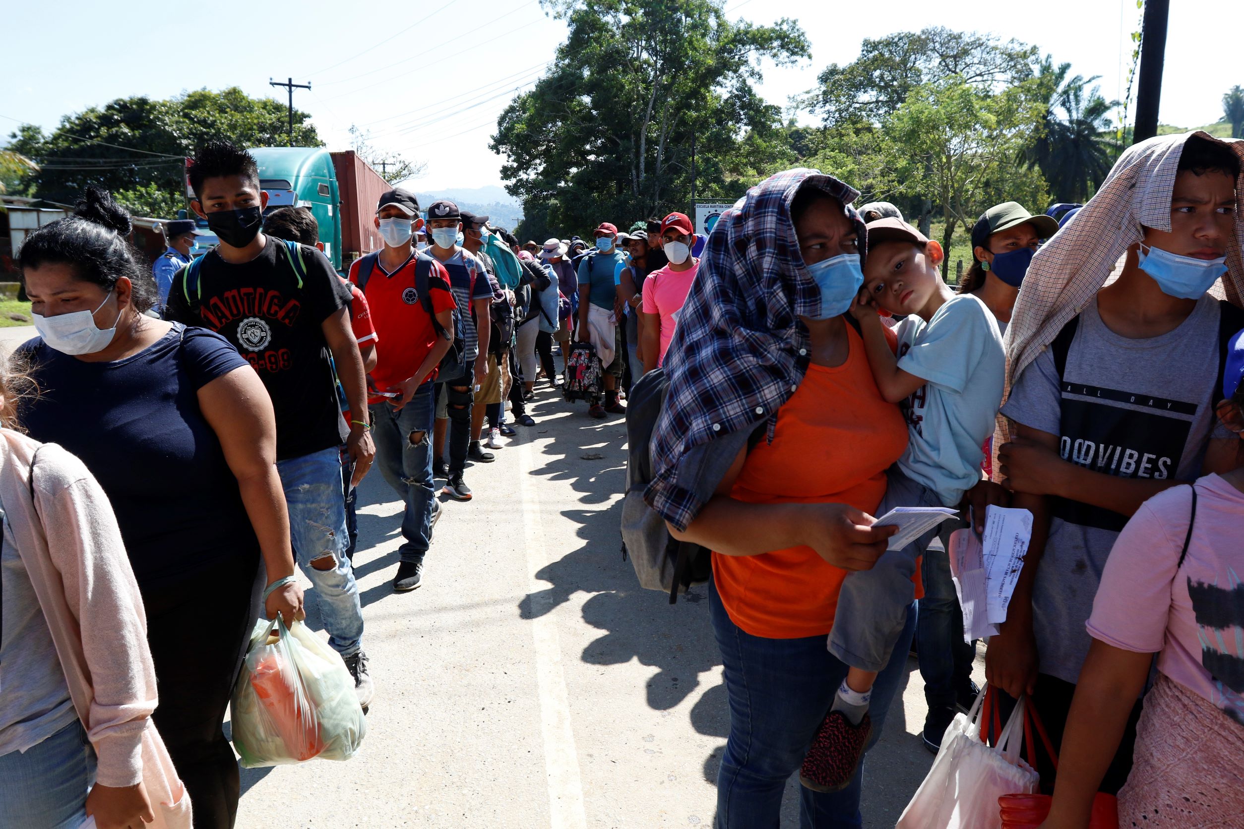 Migrant Caravan From Honduras Intercepted by Guatemalan Authorities - Vimarsana News