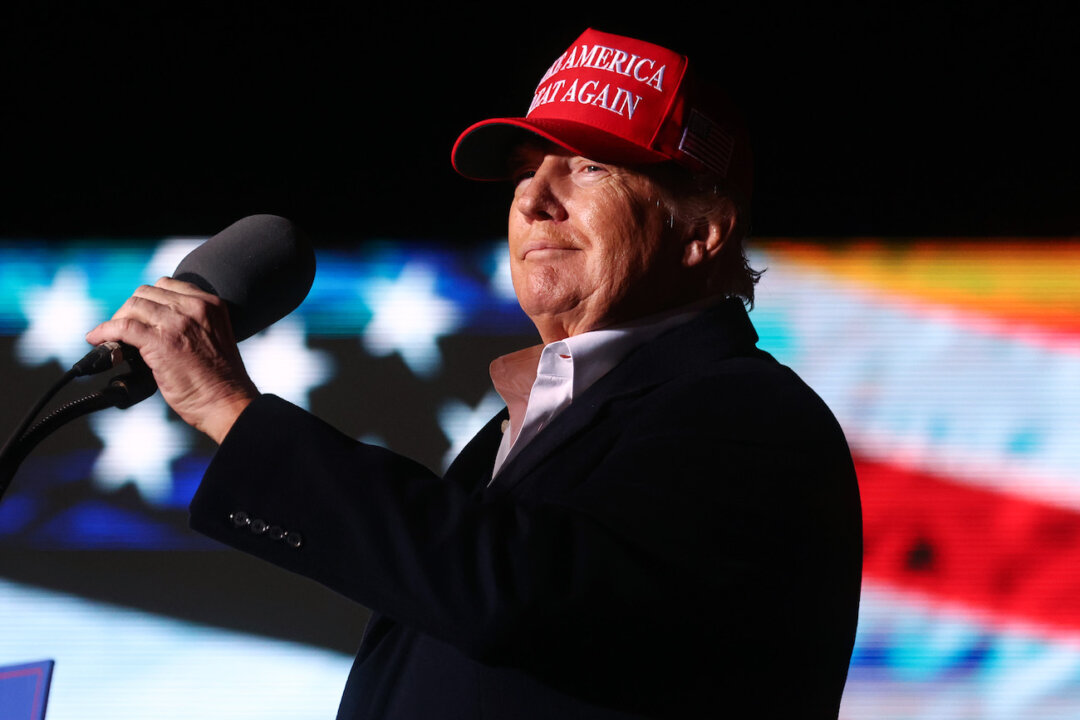 ‘We Are Going to Take Back America’: Trump Holds 1st Rally of 2022 in Arizona