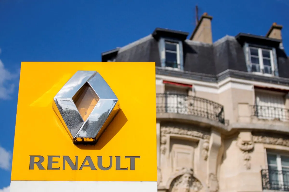 The logo of carmaker Renault is seen at a dealership in Paris, on Aug. 15, 2021. (Sarah Meyssonnier/Reuters)