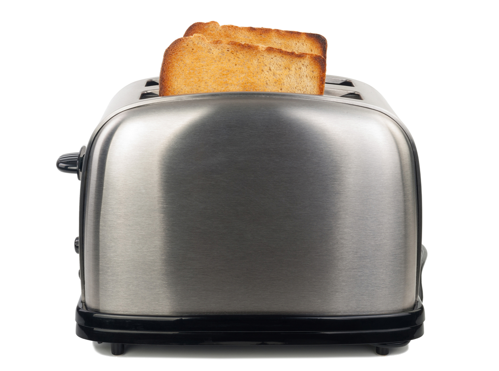 Does anyone make a decent, simple, reliable pop-up toaster? (SeDmi/Shutterstock)