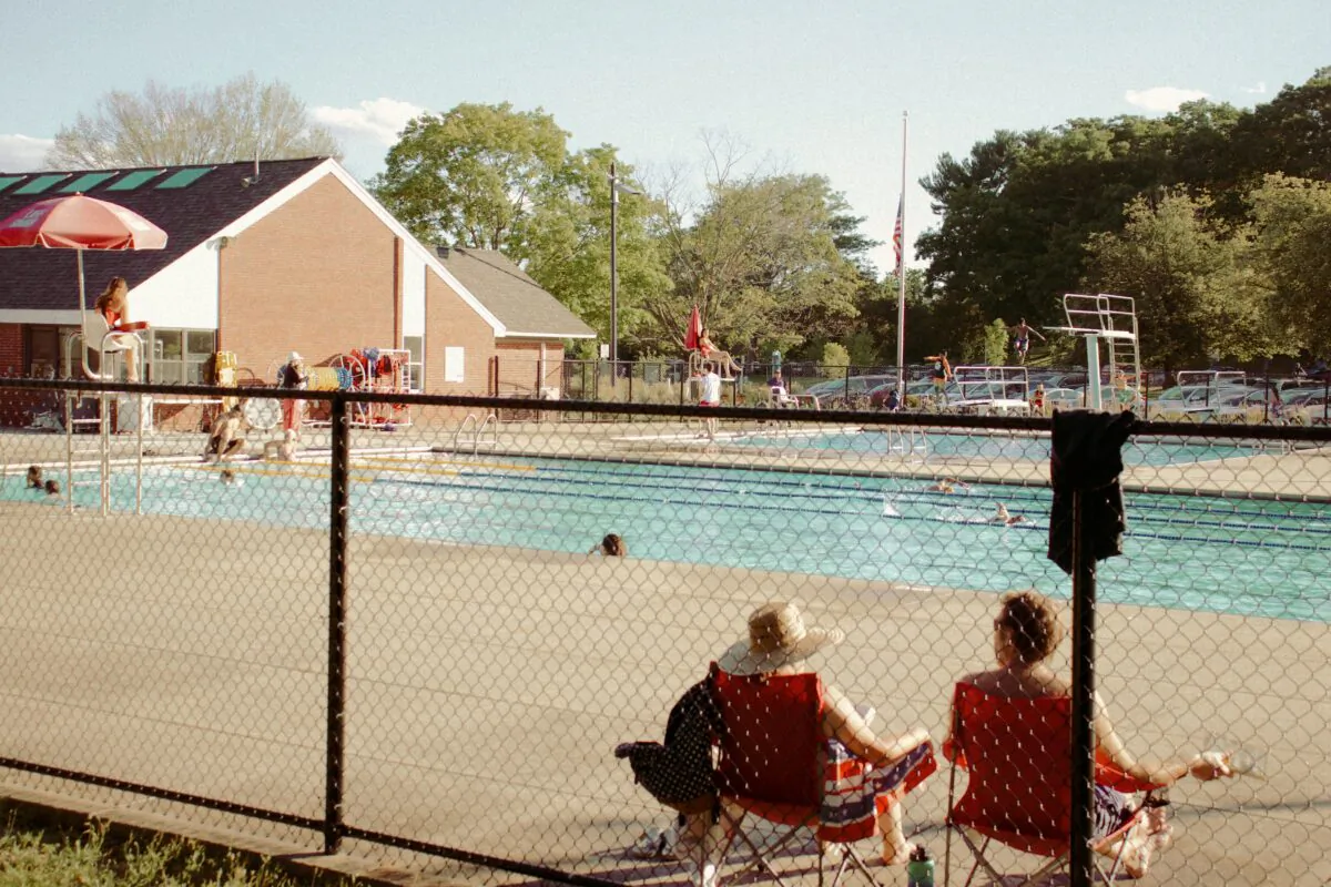 Amenities, such as community rooms and swimming pools, often create higher dues. (Yiquan Zhang/Unsplash)