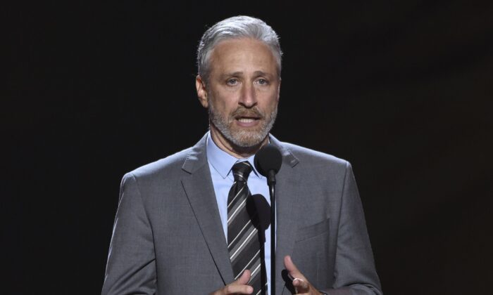 Jon Stewart presents the Pat Tillman award for service at the ESPY Awards in Los Angeles, on July 18, 2018. (Phil McCarten/Invision/AP)