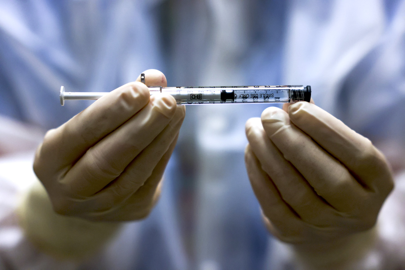 Many Adverse Events in COVID-19 Vaccine Trials Are From Placebo Recipients: Analysis - Vimarsana News