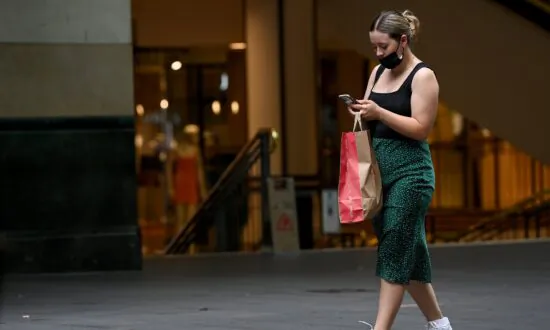 Australian Consumer Confidence for January Hits 30-year Low
