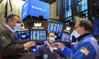 Stock Losses Mount as Investors Eye Earnings, Inflation