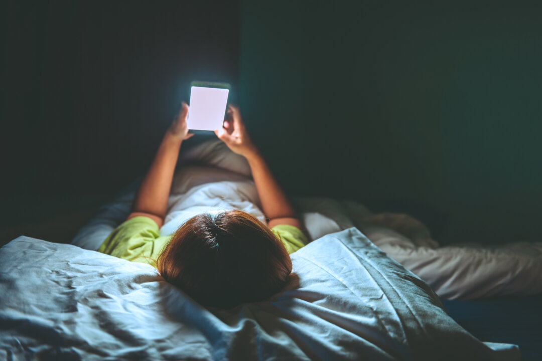 Late-night phone usage is unhealthy. (Shutterstock)