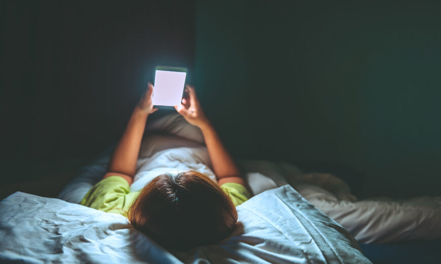 Late-night phone usage is unhealthy. (Shutterstock)